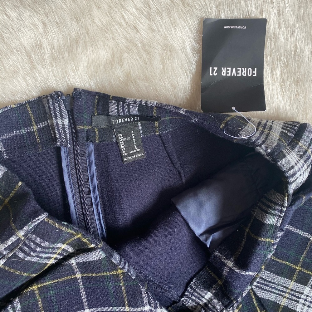❌SOLD❌ NWT forever21 Green and navy golf mini plaid skort size small - Picture 3 of 5